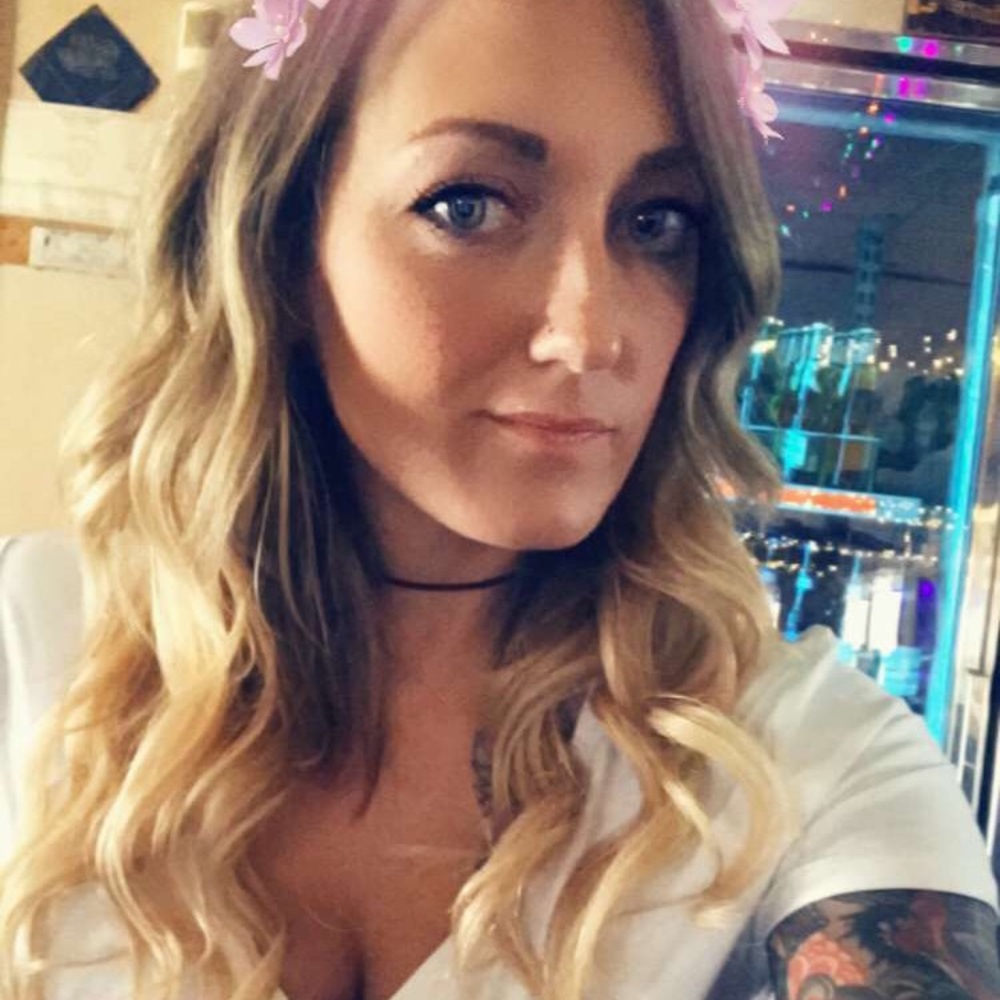 Meet your Posher, Cassi